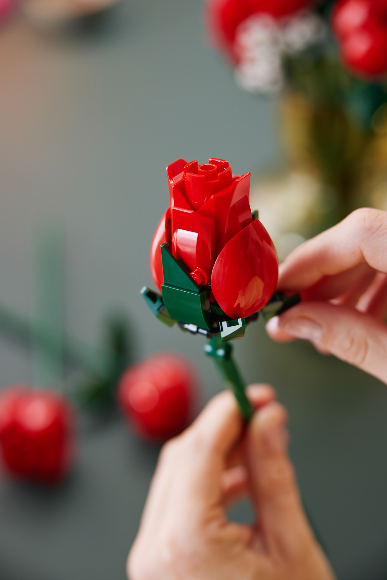 News: LEGO Icons Bouquet of Roses Announced For Jan 2024