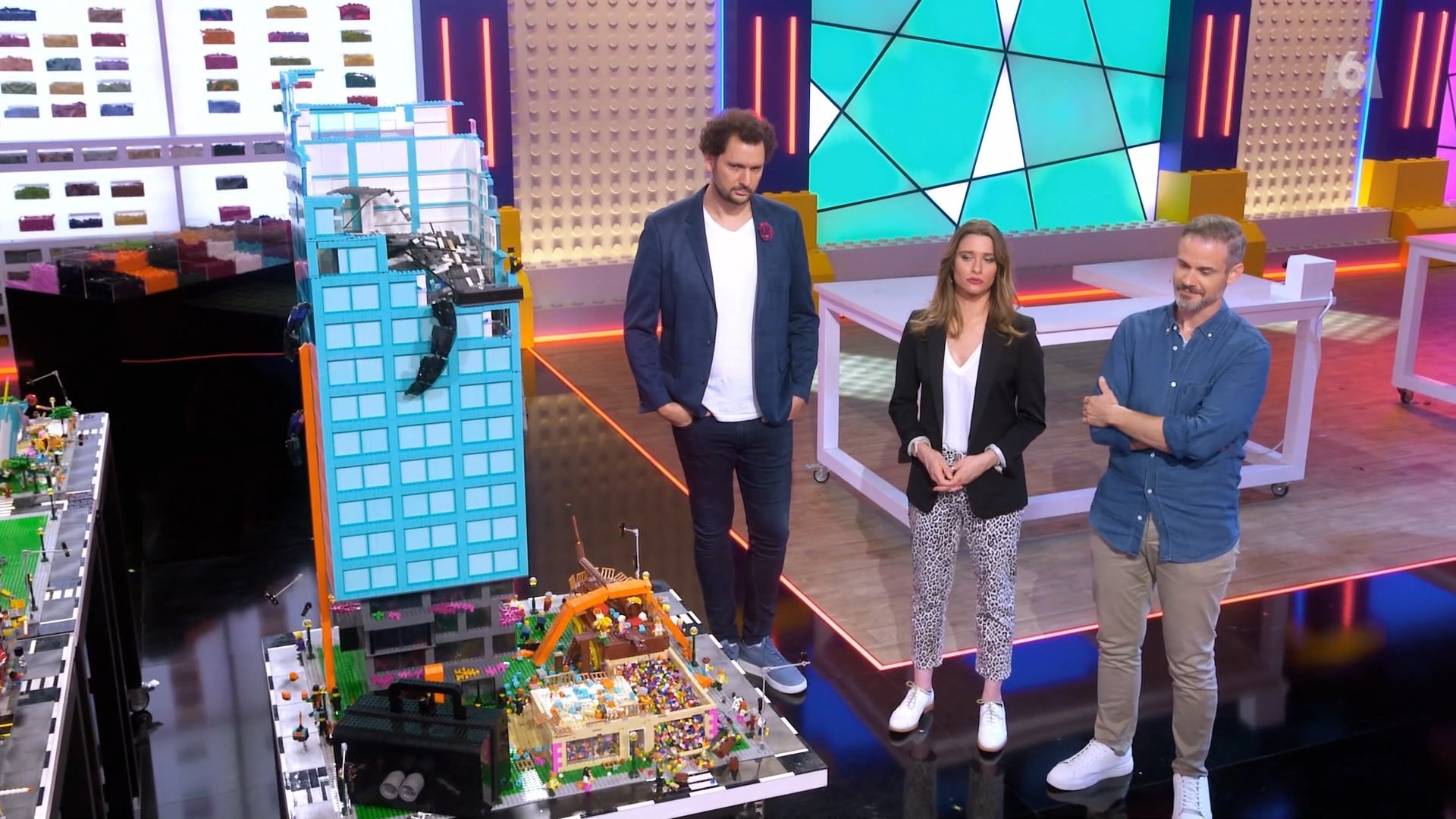 LEGO Masters France Season 1  -  Episode 3  Mega Cities & Cut In Half Challenge Hosted by Magician Eric Antoine and judged by Artist Paulina Aubey & LEGO Certified Professional Georg Schmitt. The series leads the way for new challenges you're likely to see around the world. Our teams are Maximilien & Thibault, Christelle & Johan, Marguerite & Renaud, Yann & Jean-Philippe, Loïc & Guillaume, Alban & Xavier, Sébastien & David and Ariana & Aurélien.