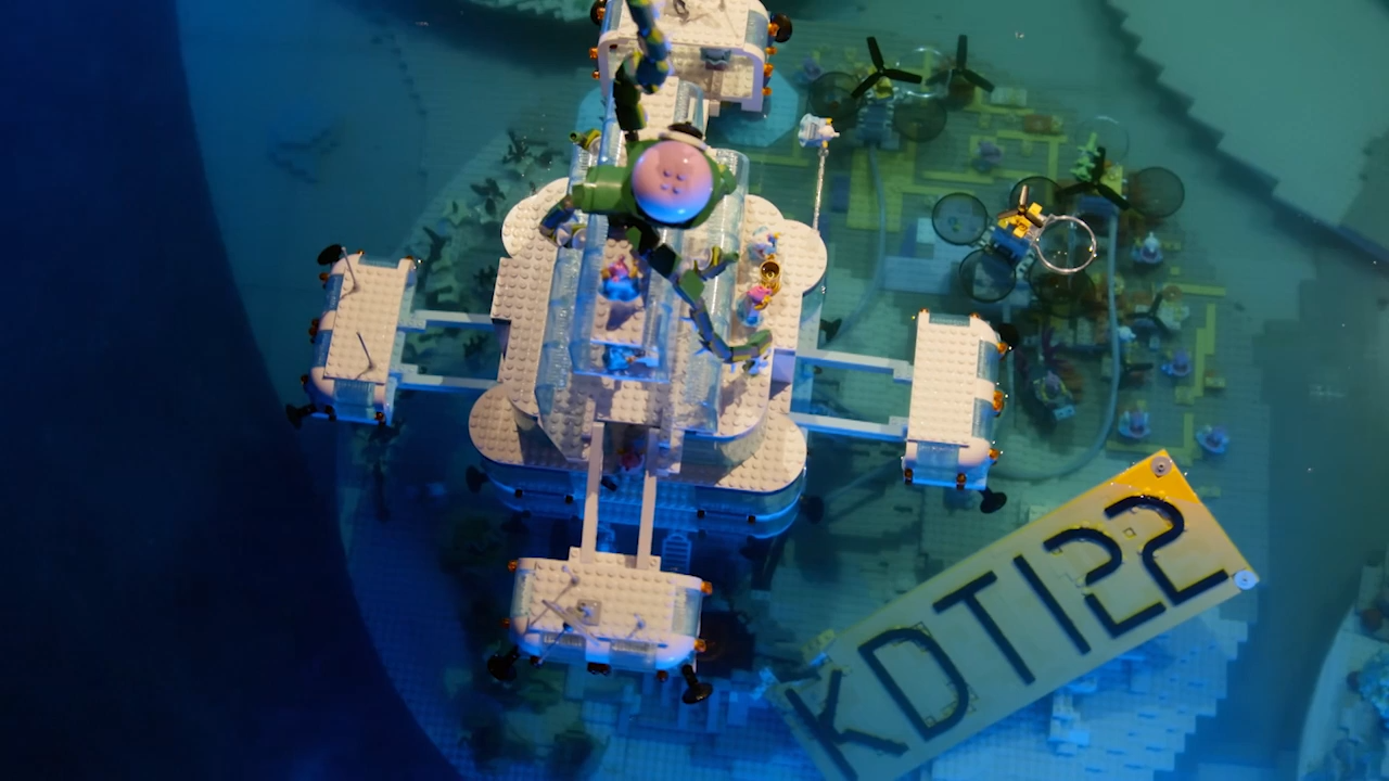 LEGO Masters Australia - Season 4 Episode 1 - Kirsti & Daniel  Alien Colony