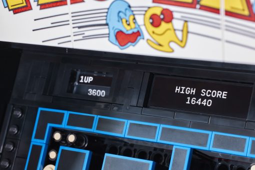 LEGO Pac-man score close up