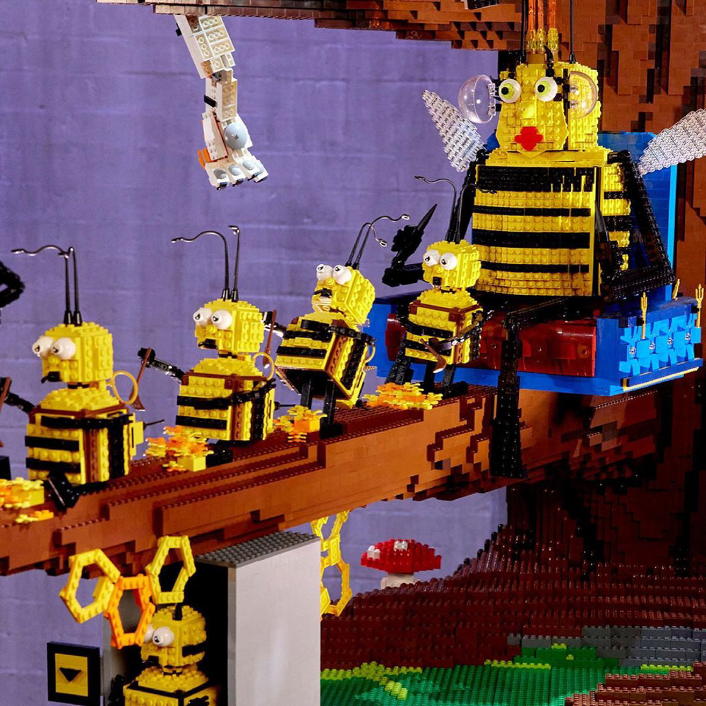 LEGO Masters Australia Season3 - Out On A Limb – Sarah & Fleur - Queen Bee