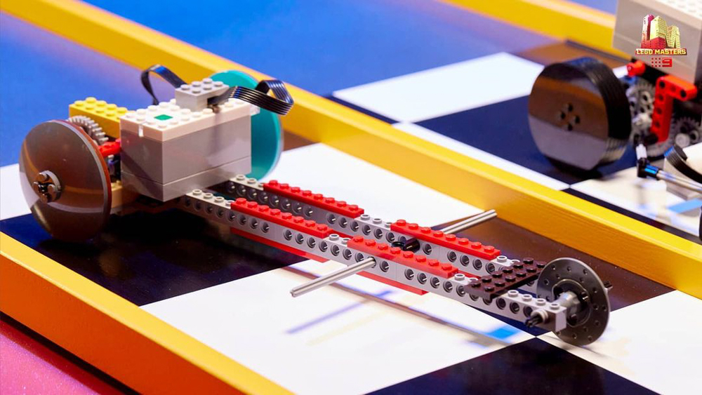 LEGO Masters Australia Season3 - Drag Race – Jess & Anthony - 3 wheeled dragster